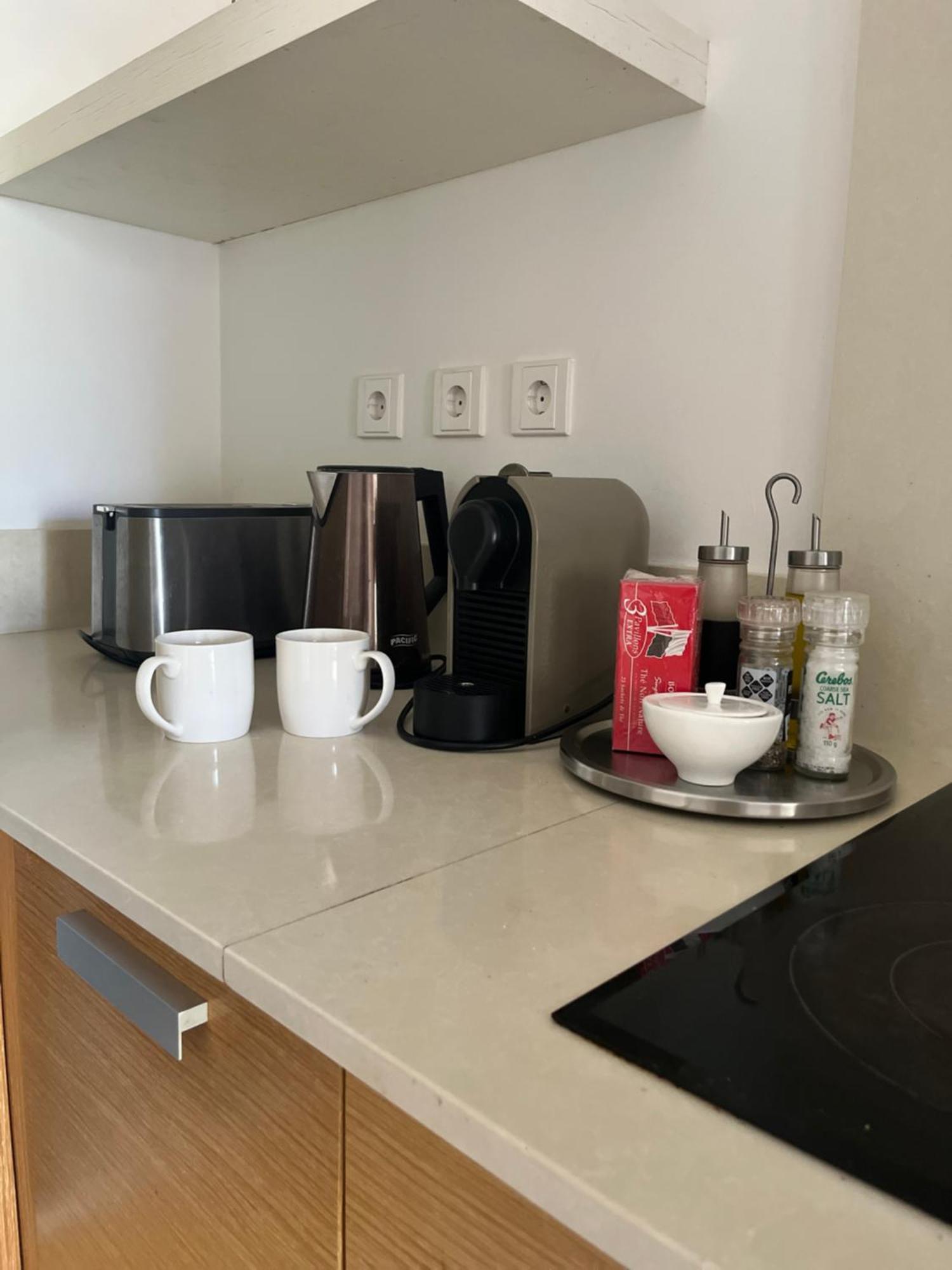 Latitude Sea Front Luxury Appartement *